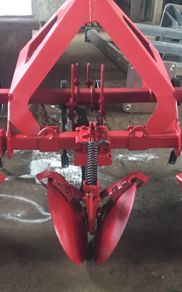 Картоплепідгортувач окучник