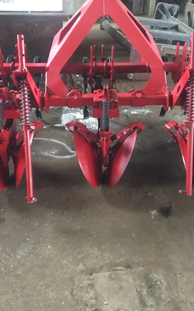 Картоплепідгортувач окучник