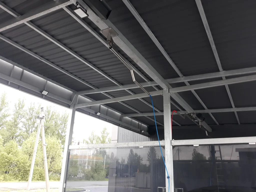 Автомийка, сонячні панелі